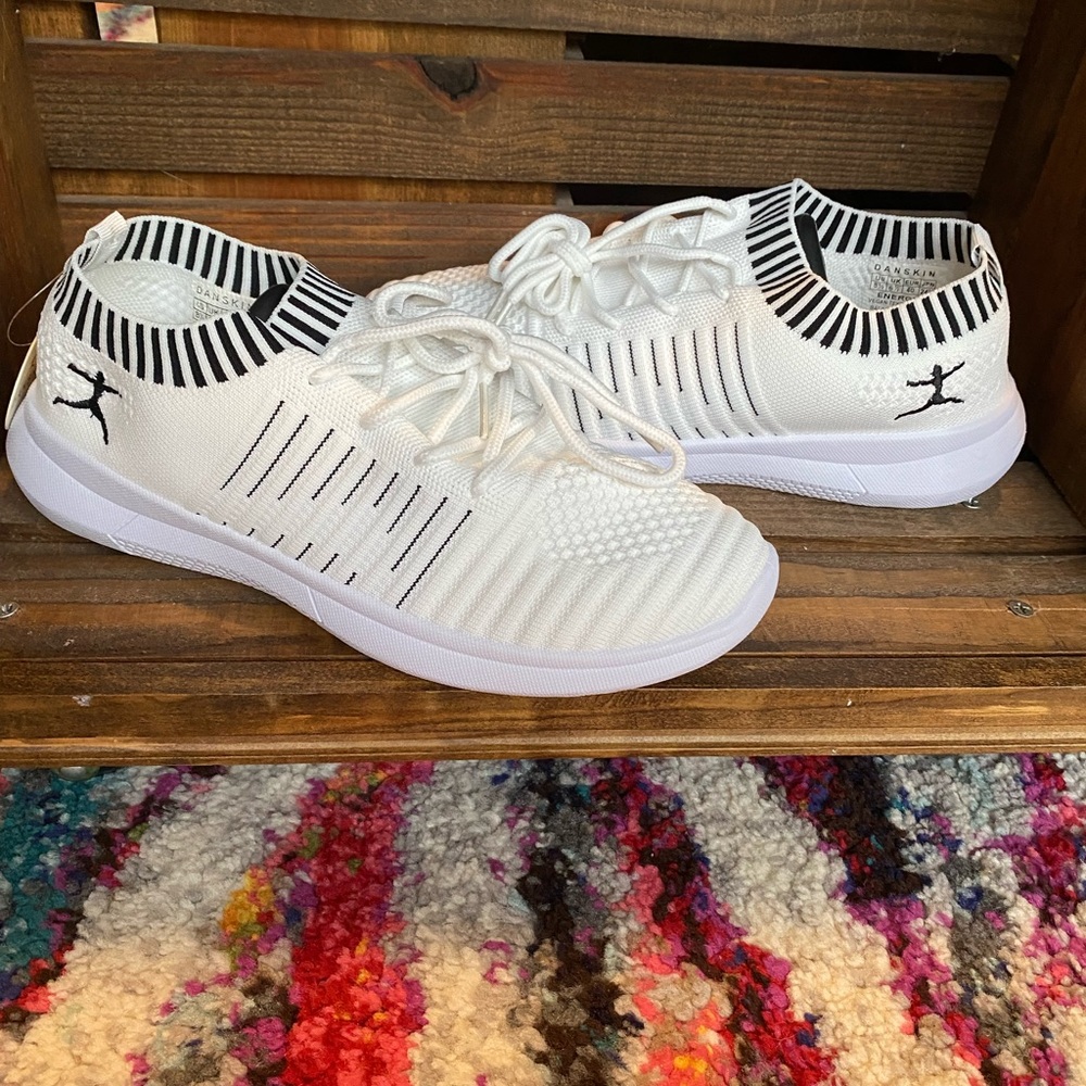 Danskin Sneaker’s